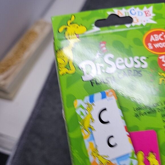 Dr. Seuss ABCs and Words 40 Flash Cards Plus 10 Bonus Vowel Cards Brand New - Picture 6 of 8